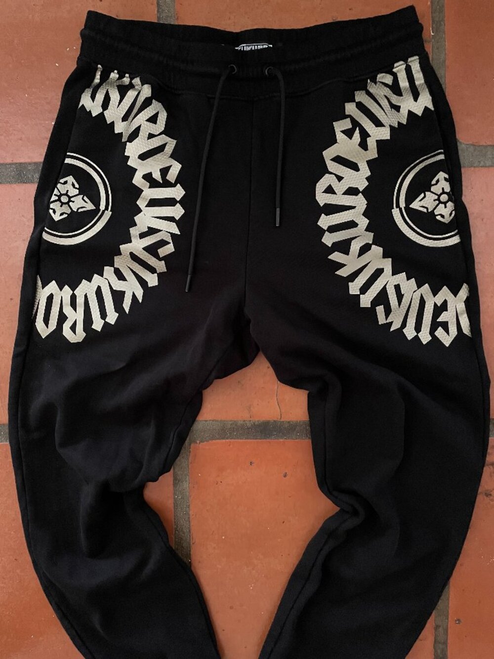 Evisu | EvisuKURO Japanese Inspired Black Sweatpants Joggers - Size Small